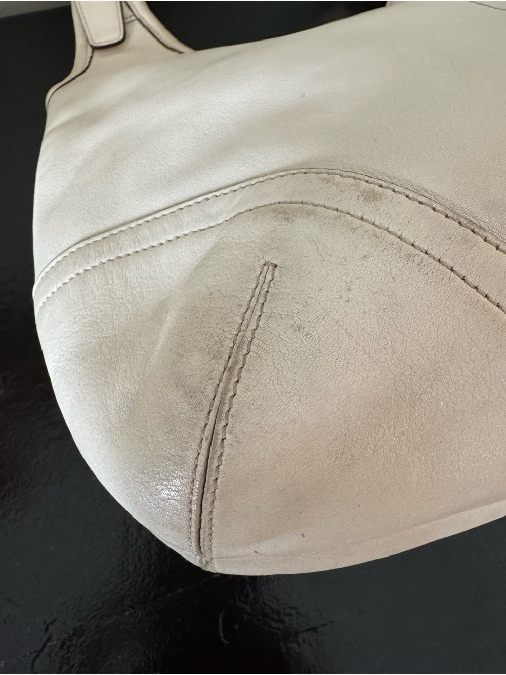 Vintage 2003 COACH Legacy SoHo
Hobo #9249 Leather Eggshell Handbag - Picture 9 of 15